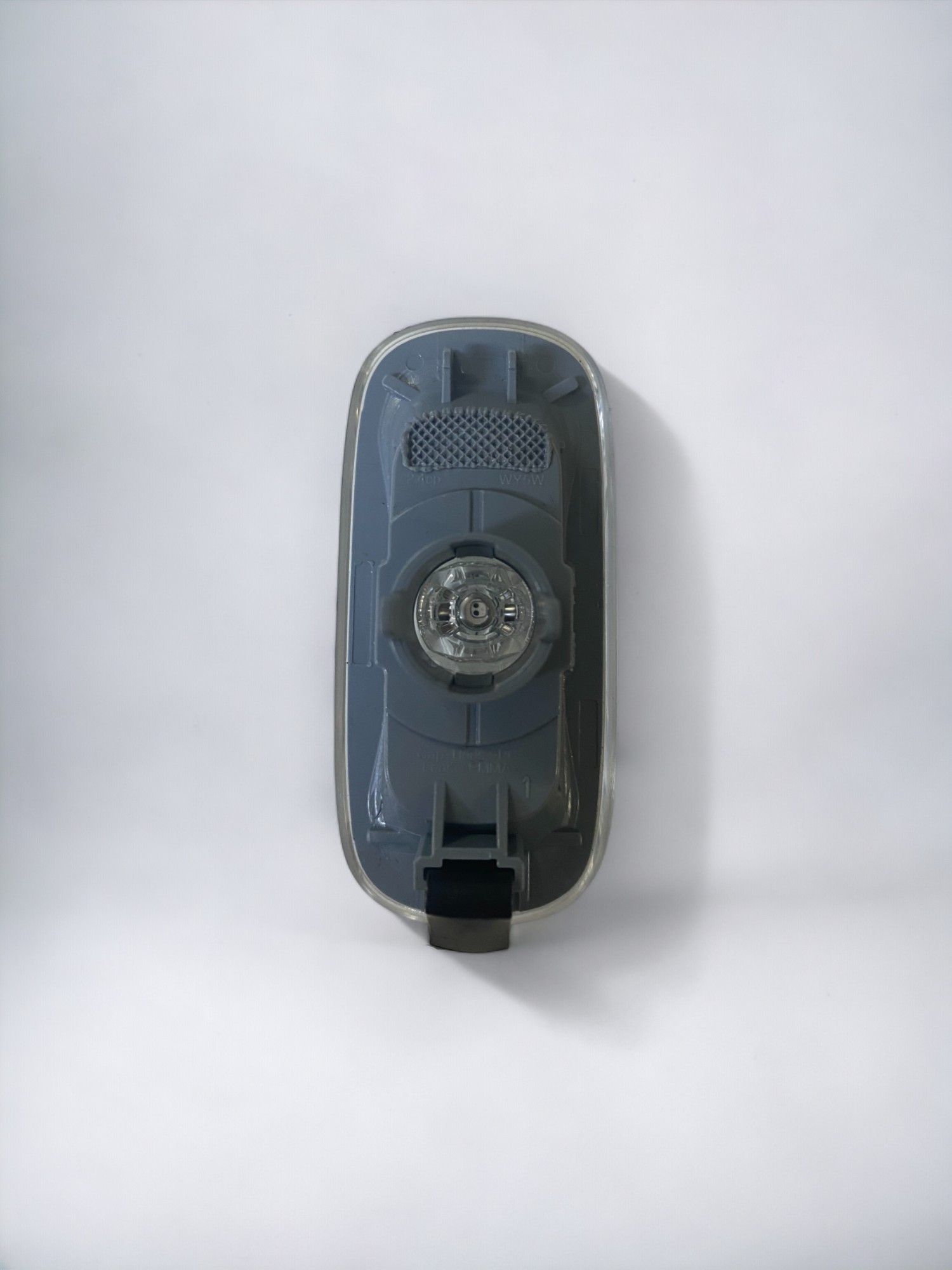 /assets/uploads/audi-a6-2002---2005-camurluk-sinyali-lambasi-seffaf-665ec4143a951.jpg