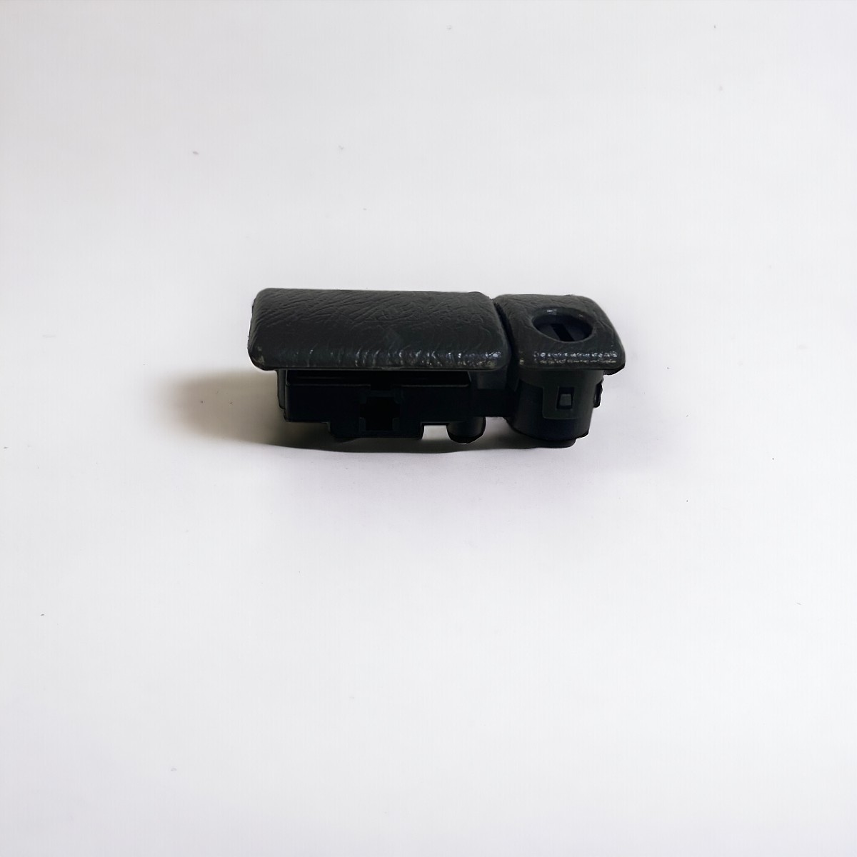/assets/uploads/suzuki-grand-vitara-2000---2018-torpido-kilidi-torpido-acma-mandali-665ec93579995.jpg