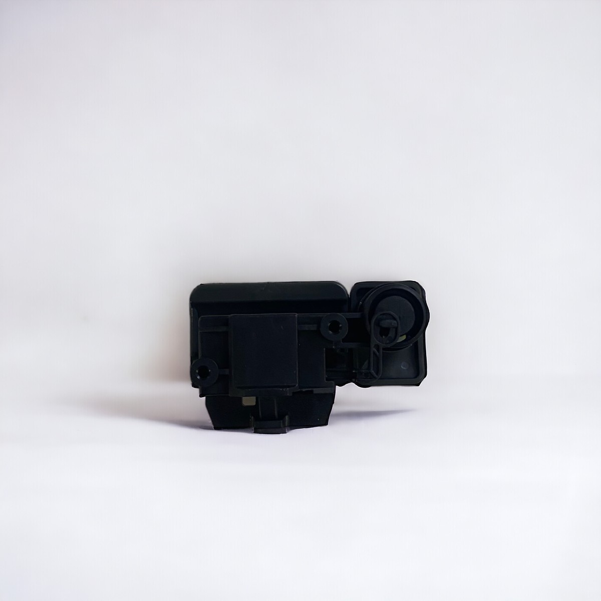 /assets/uploads/suzuki-grand-vitara-2000---2018-torpido-kilidi-torpido-acma-mandali-665ec935911ec.jpg