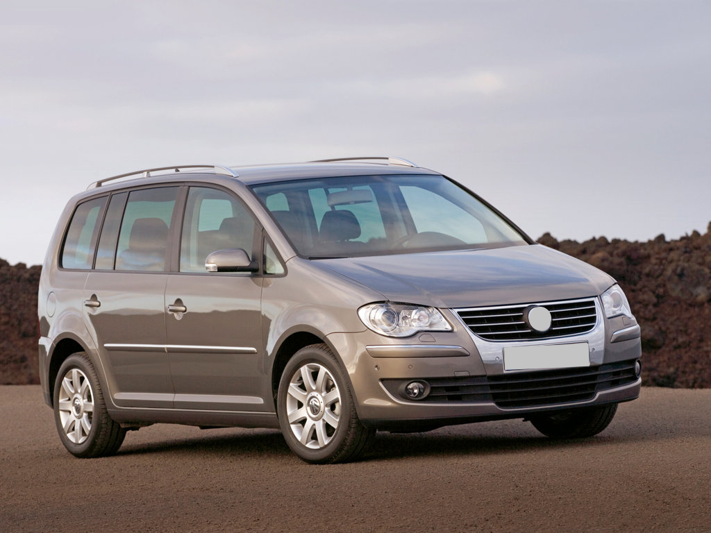 /assets/uploads/vw-touran-2003---2010-guneslik-lambasi-gri-makyaj-aydinlatmasi-665ec56991807.jpg